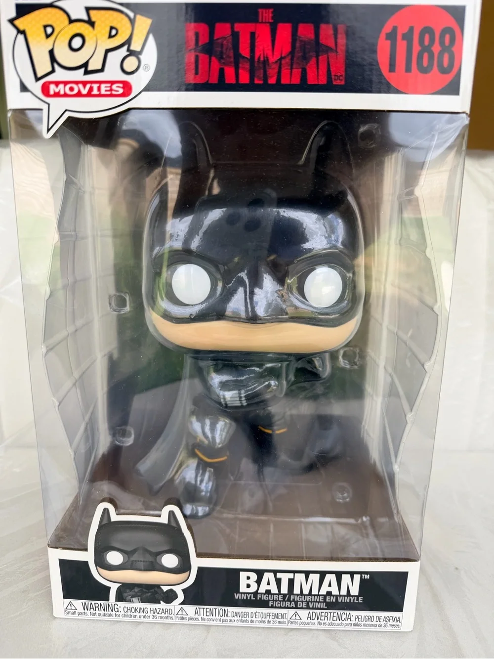 Funko Pop! Jumbo: The Batman - Batman Vinyl Figure - Picture 4 of 5